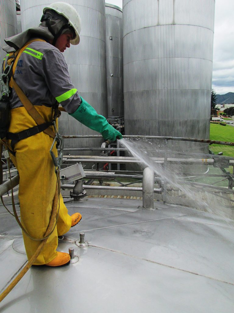 Limpieza especializada de equipos industriales_7