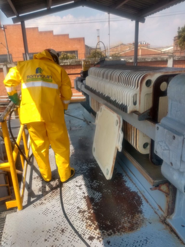 Limpieza especializada de equipos industriales_6