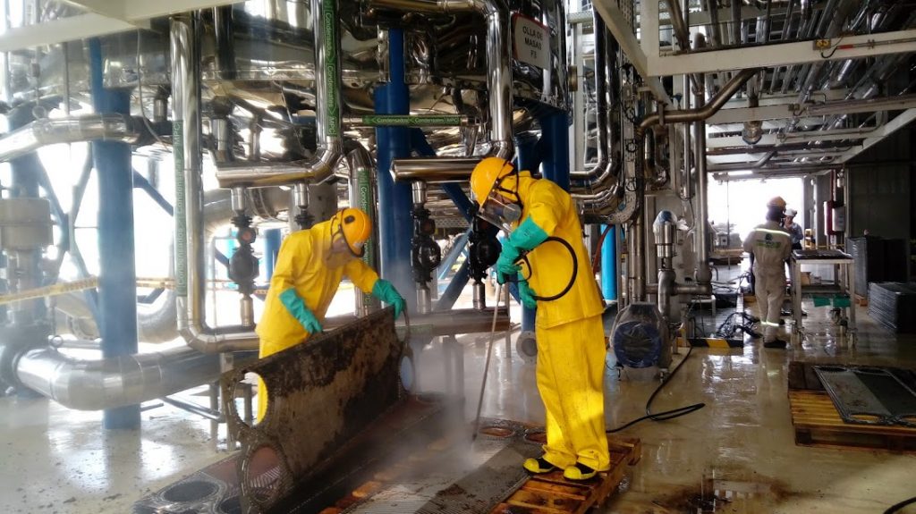 Limpieza especializada de equipos industriales_2